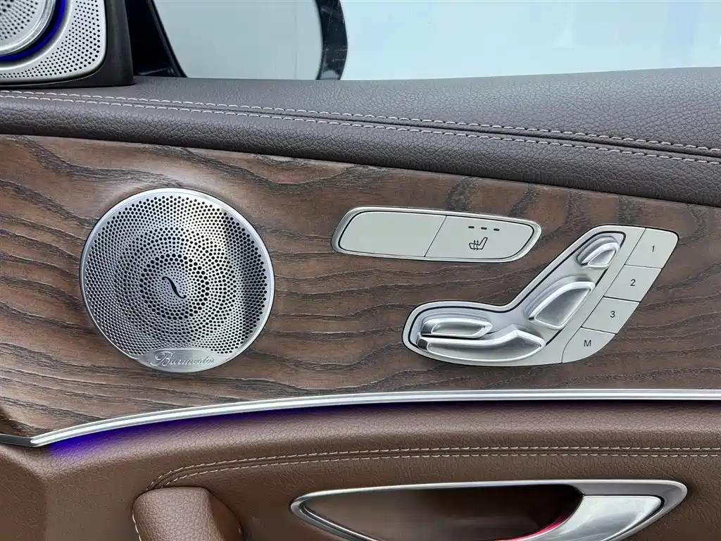 Mercedes-Benz E-Class 2020 — фото 20