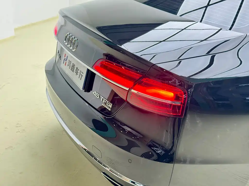 Audi A8 2016 — фото 6