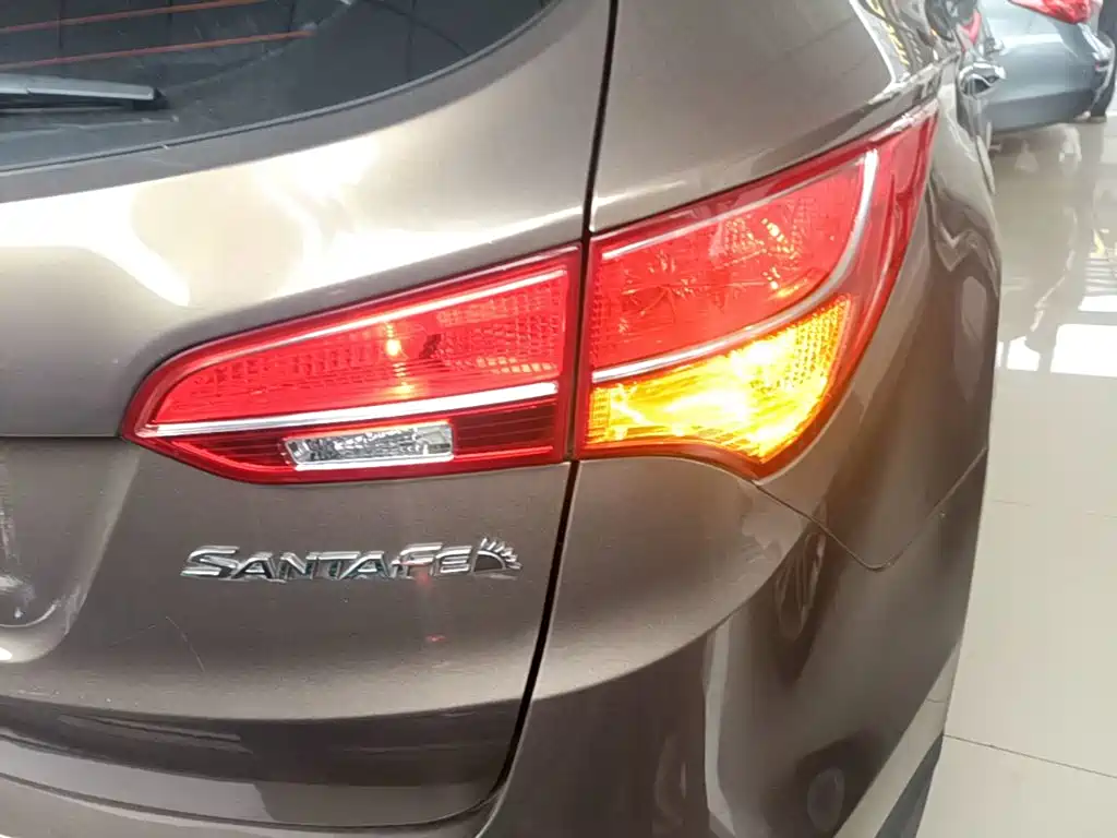 Hyundai Santa Fe 2015 — фото 8