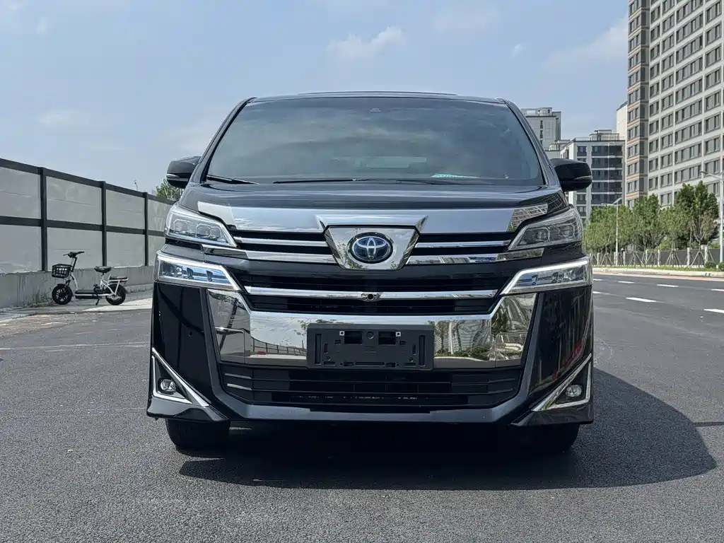 Toyota Vellfire 2019 — фото 1