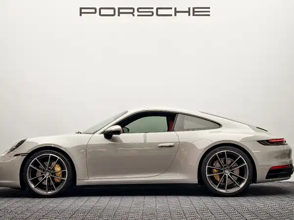 Porsche 911 2024