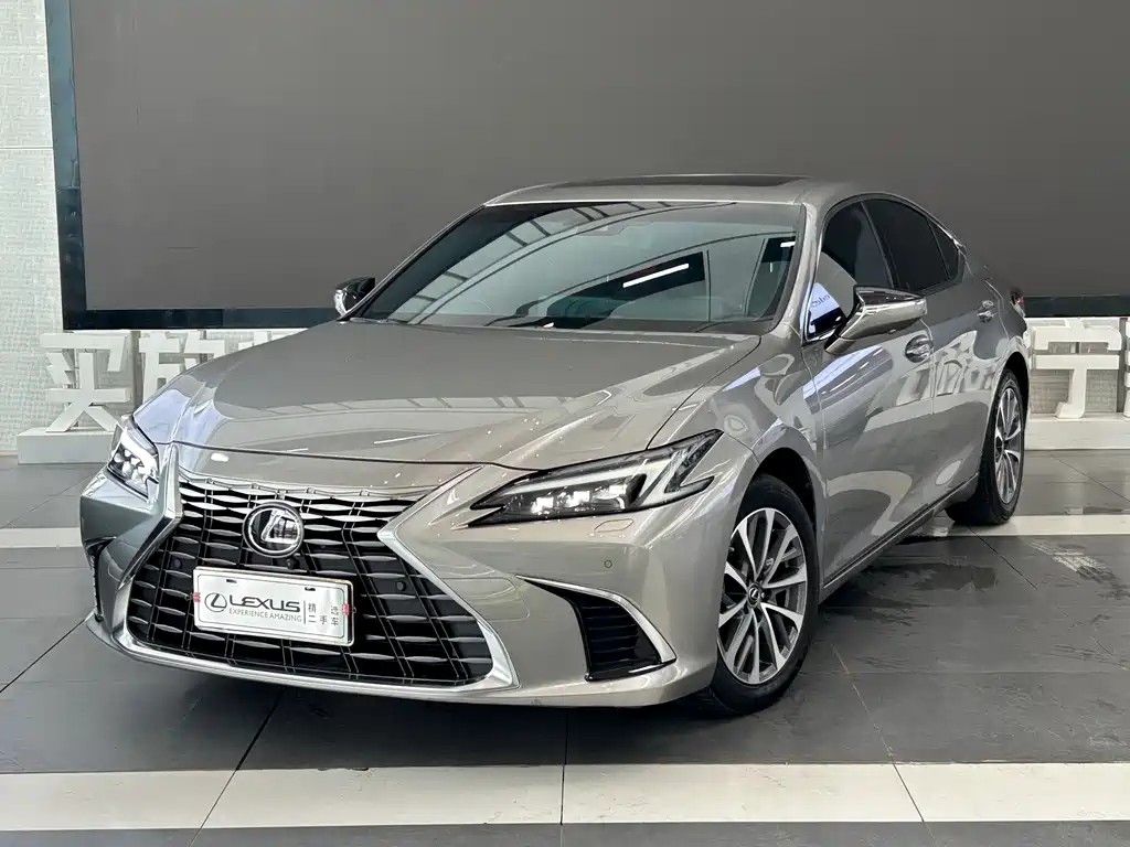 Lexus ES 2025 — фото 1