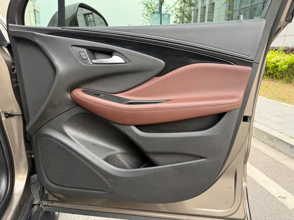 Buick Envision Plus 2018 — фото 12