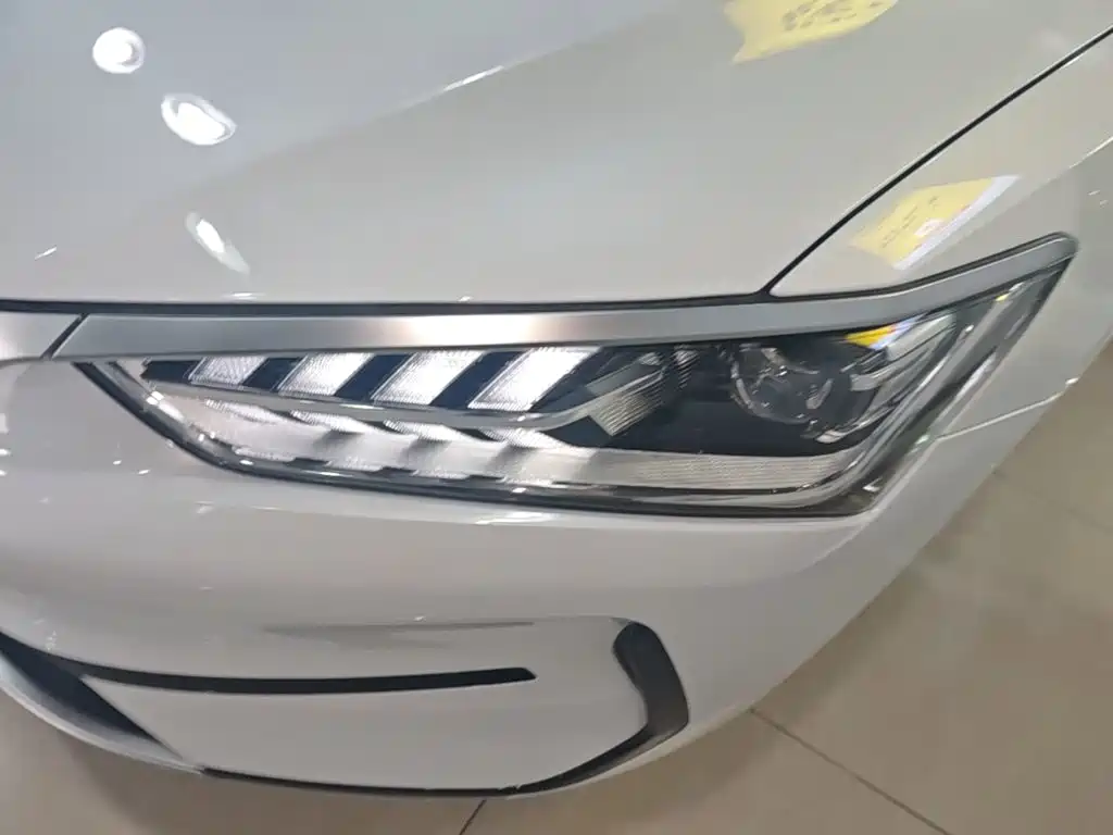 BYD Qin PLUS 2023 — фото 24