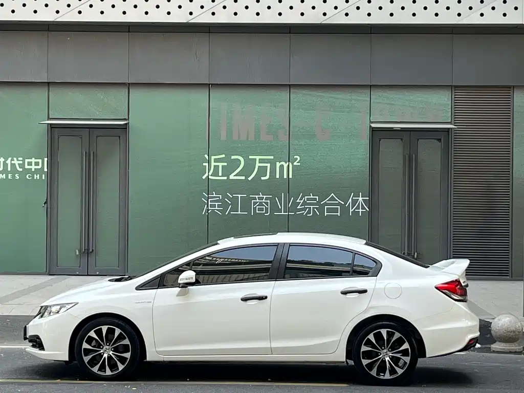 Honda Civic 2015 — фото 9