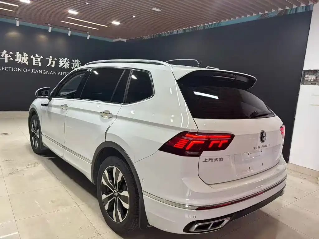 Volkswagen Tiguan L 2023 — фото 4