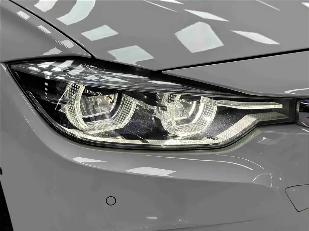 BMW 3 Series 2019 — фото 7