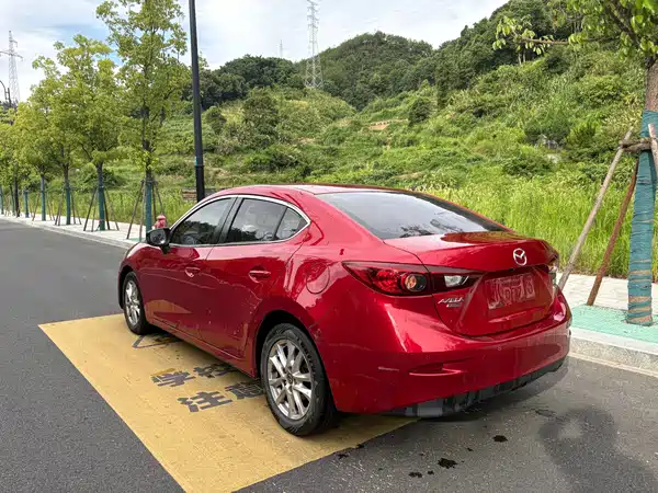 Mazda 3 Axela 2016