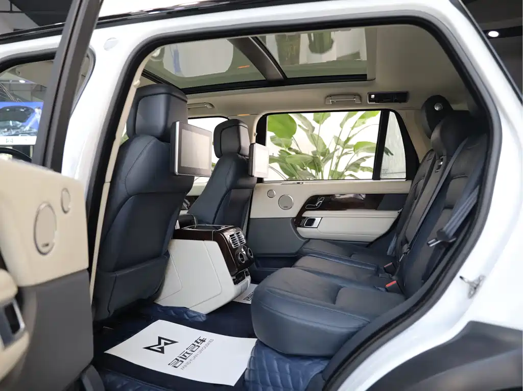 Land Rover Range Rover 2021 — фото 13