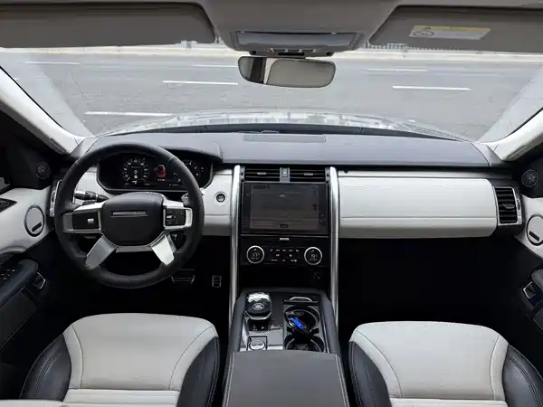 Land Rover Discovery 2021