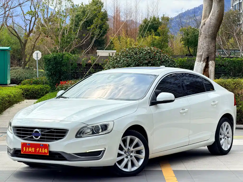 Volvo S60 2016 — фото 1