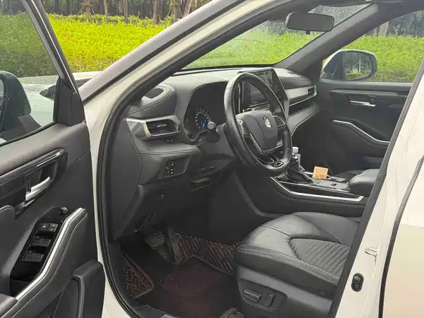 Toyota Crown Kluger 2022