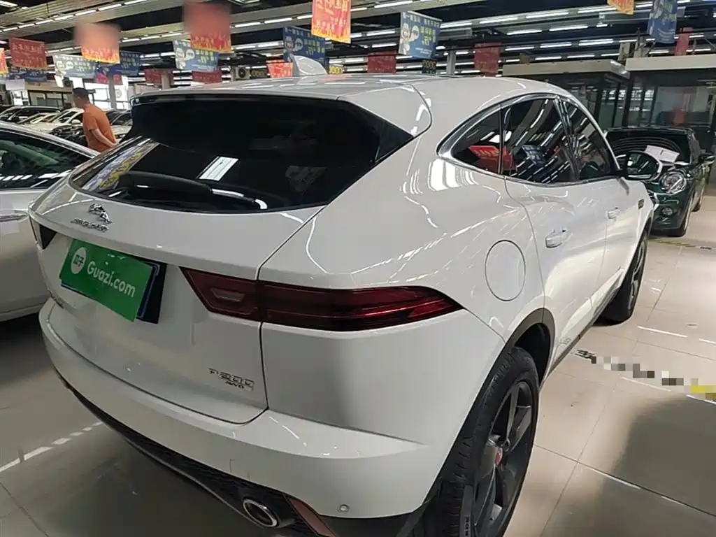 Jaguar E-PACE 2021 — фото 7