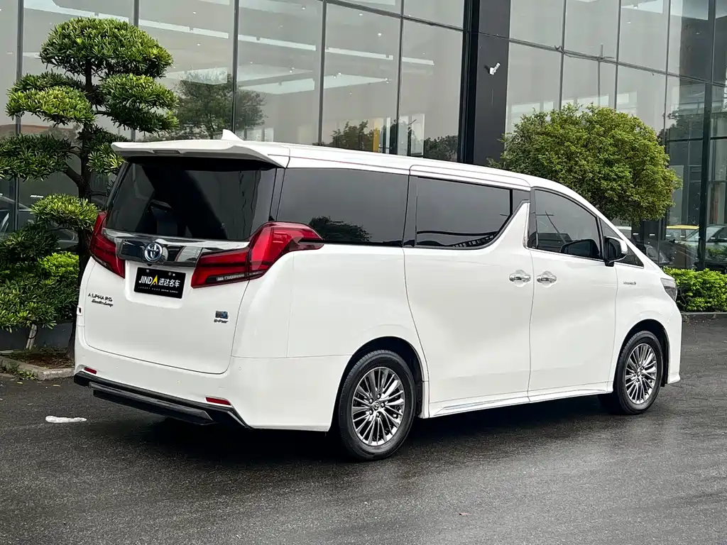 Toyota Alphard 2022 — фото 9