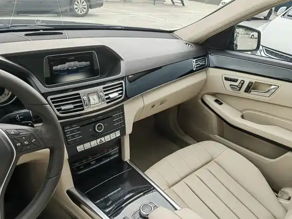 Mercedes-Benz E-Class 2015