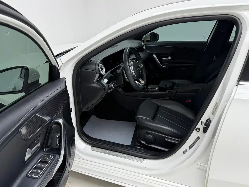 Mercedes-Benz A-Class 2022 — фото 15