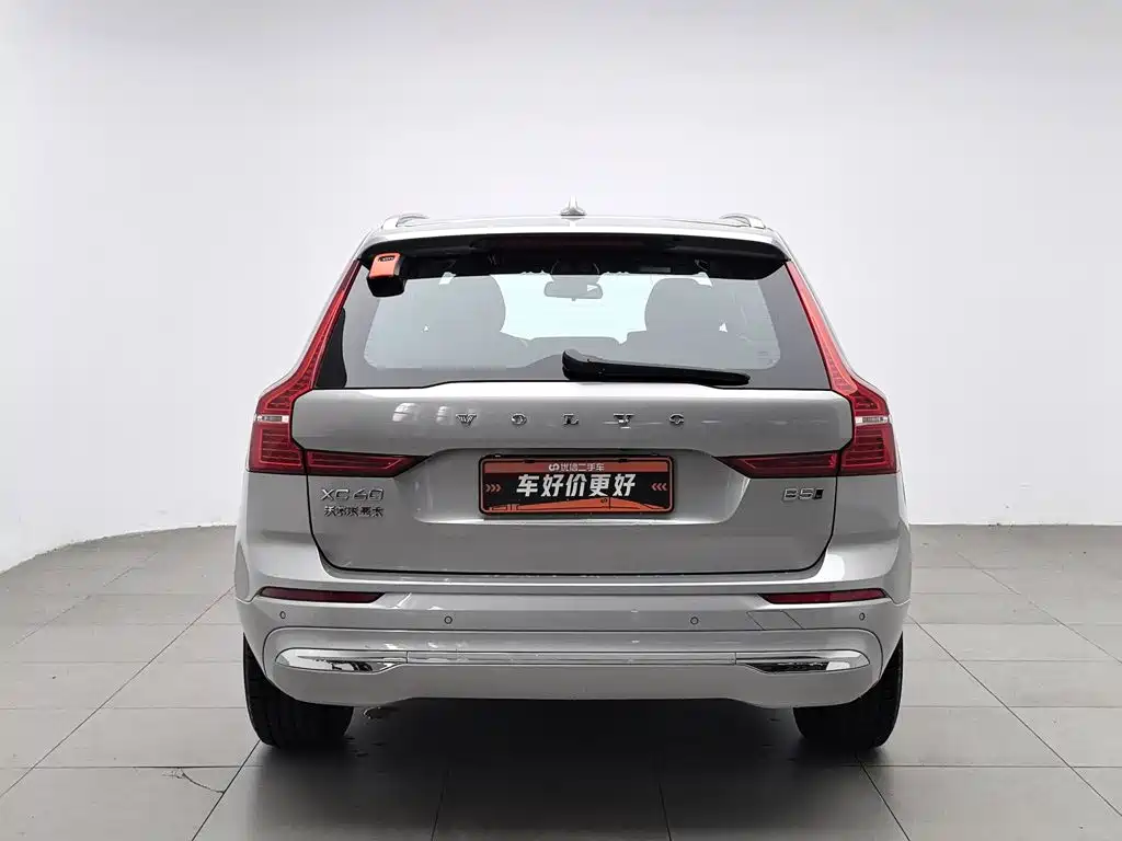Volvo XC60 2023 — фото 4