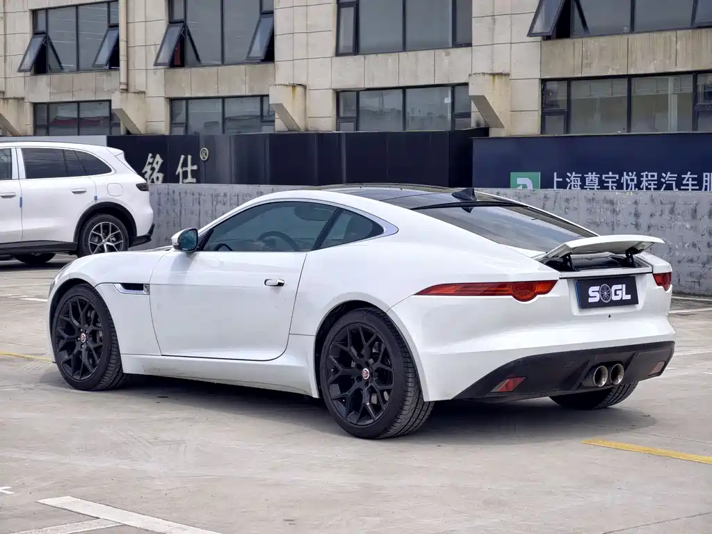 Jaguar F-TYPE 2017 — фото 16