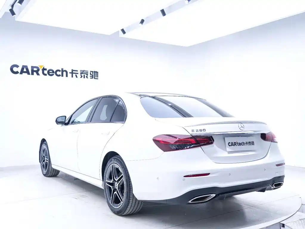 Mercedes-Benz E-Class 2020 — фото 17
