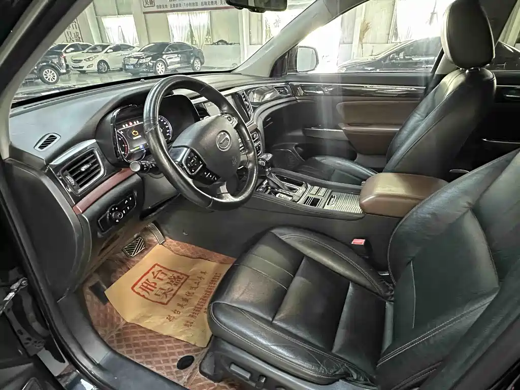 GAC Motor Trumpchi GS8 2018 — фото 13