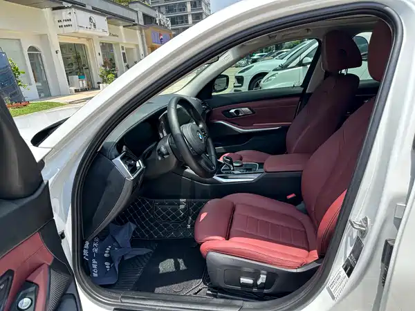 BMW 3 Series 2021