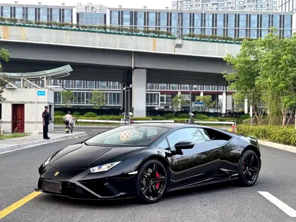 Lamborghini Huracan 2023