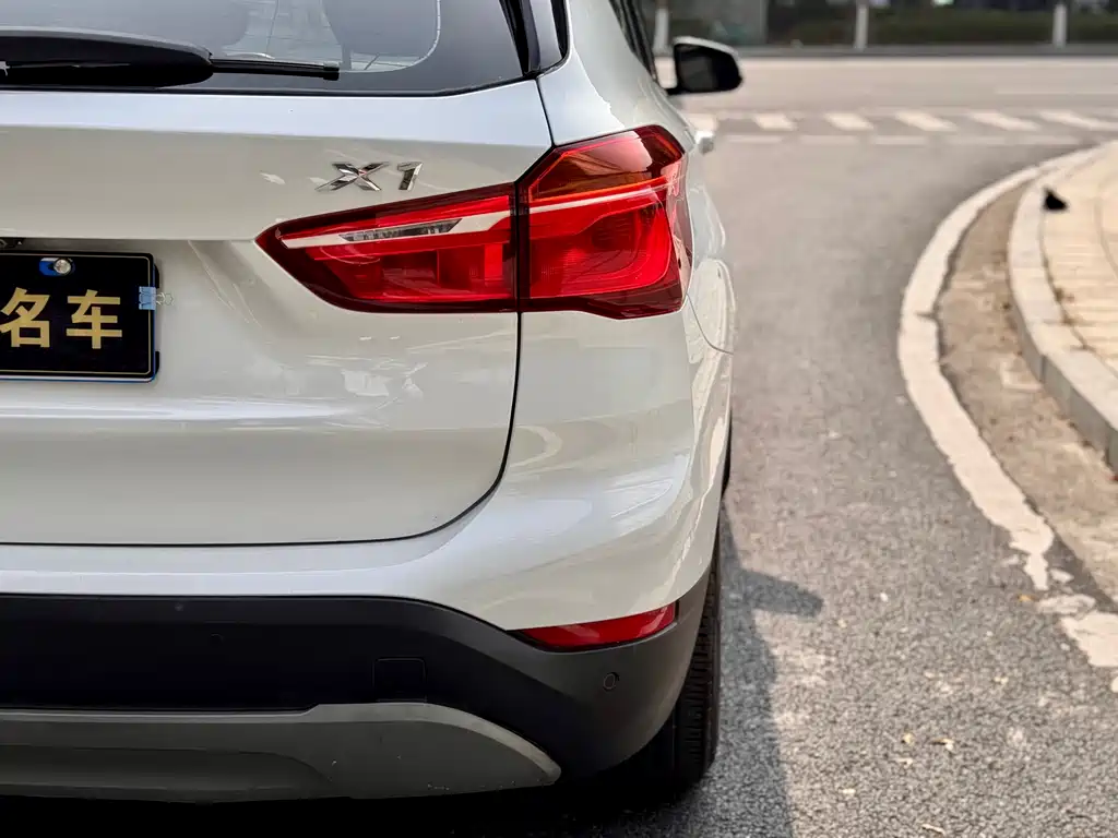BMW X1 2017 — фото 8