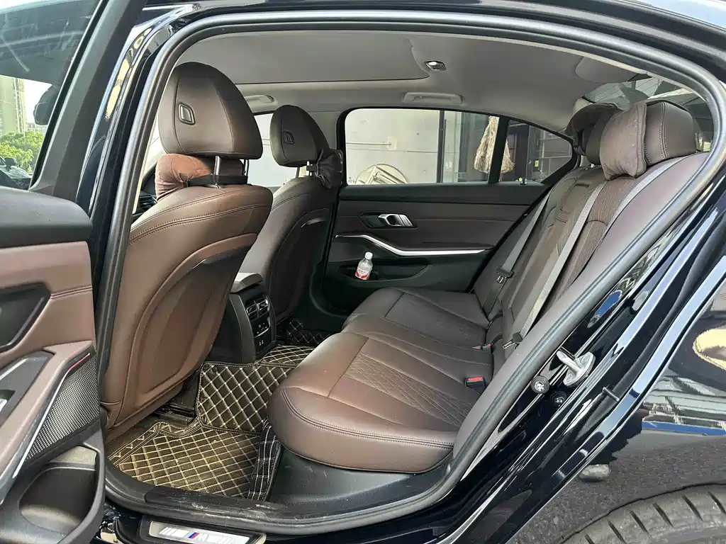 BMW 3 Series 2023 — фото 10