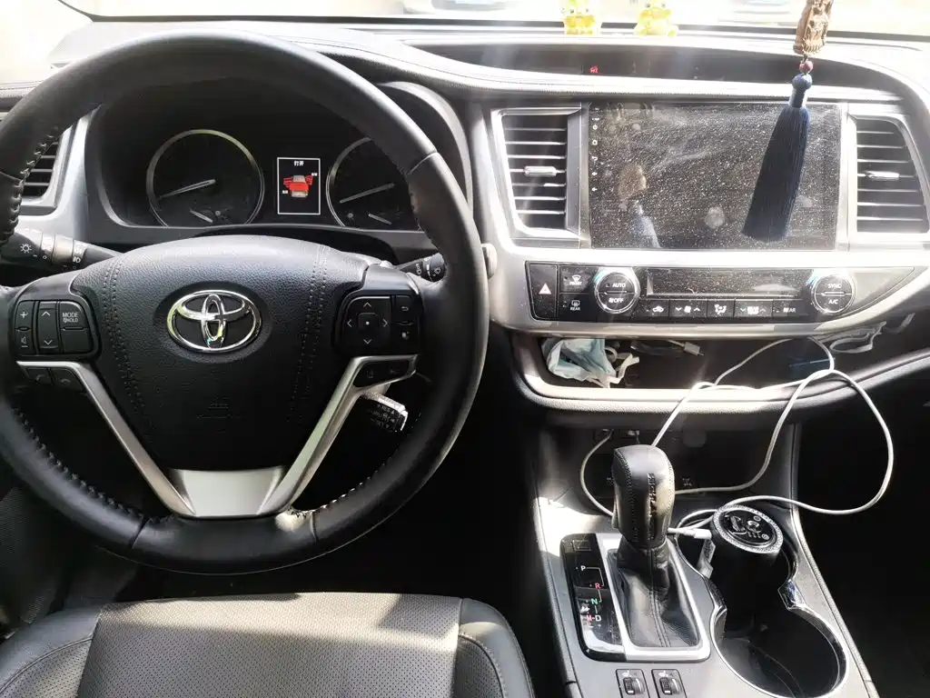 Toyota Highlander 2020 — фото 13