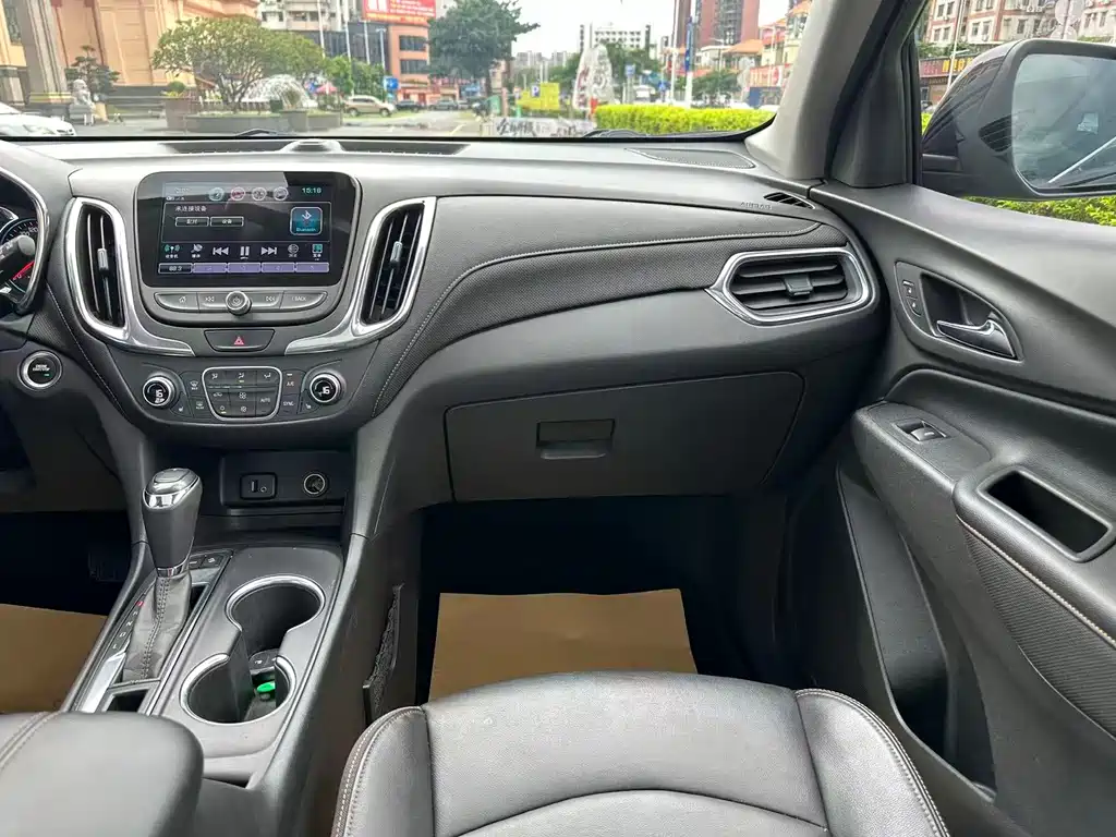 Chevrolet Equinox 2019 — фото 15