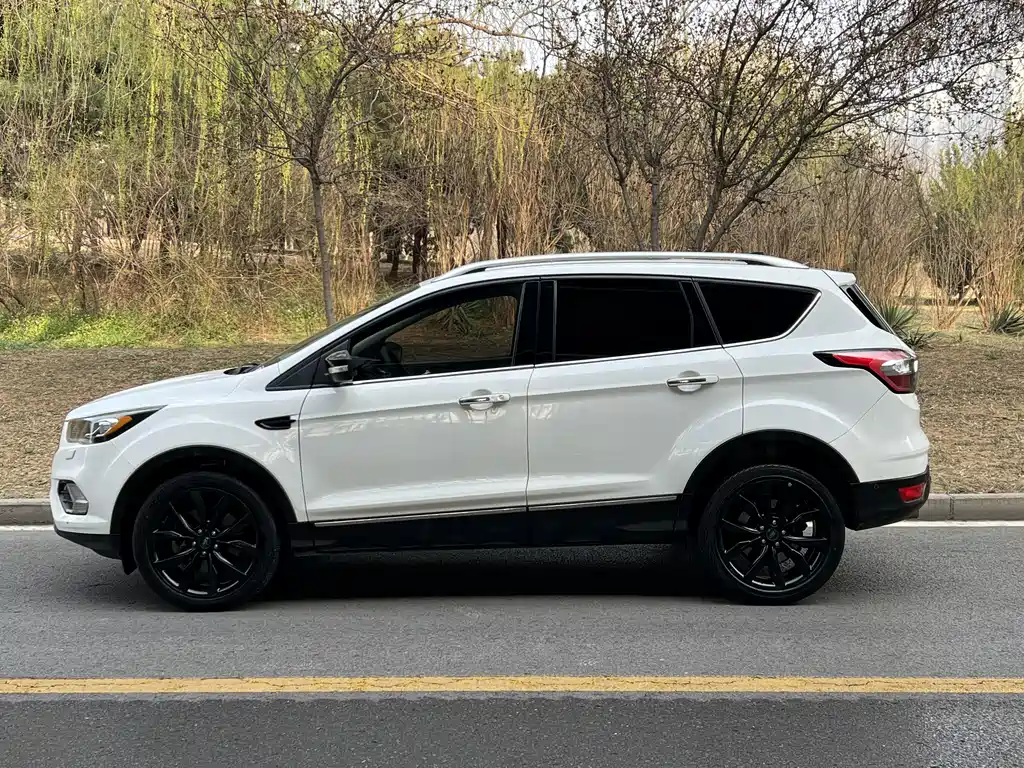 Ford Kuga 2017 — фото 3
