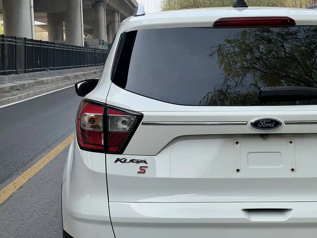 Ford Kuga 2017 — фото 10
