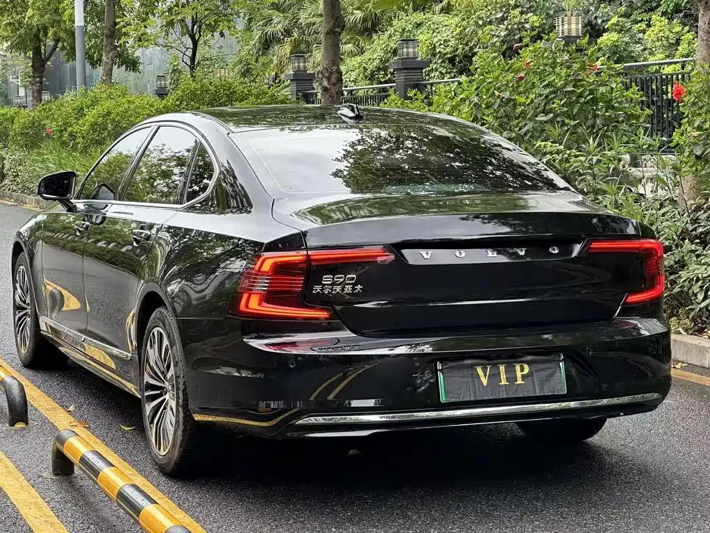 Volvo S90 PHEV 2023 — фото 7