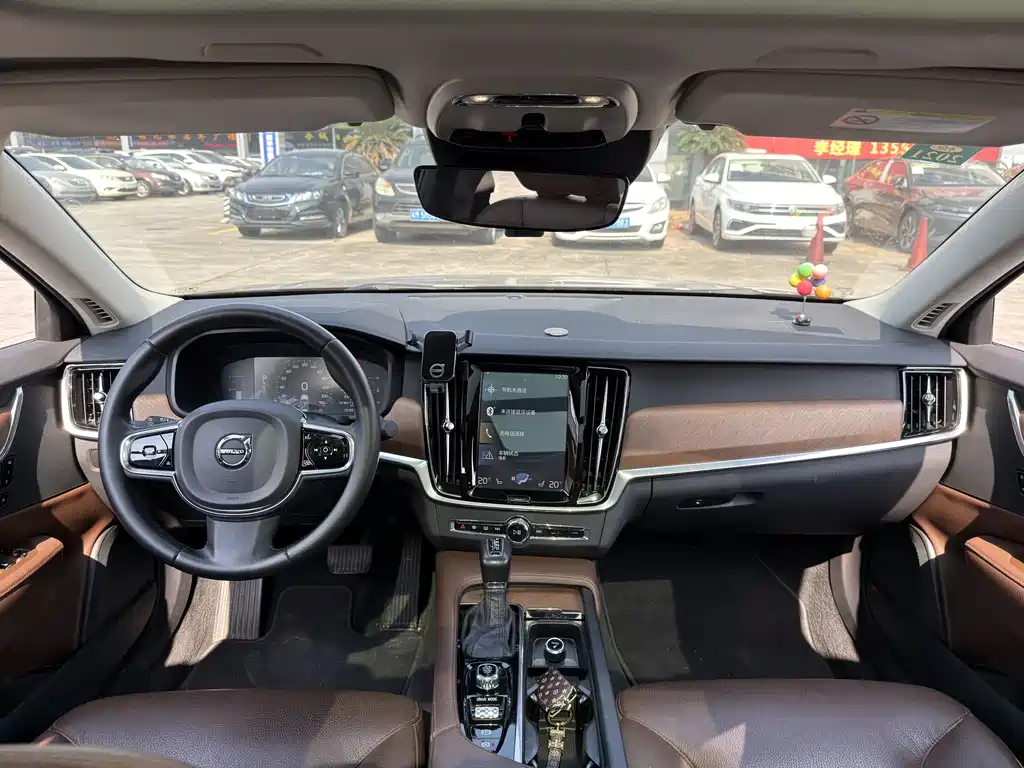 Volvo S90 2019 — фото 12