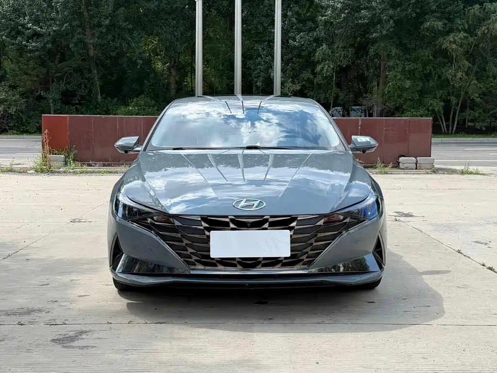 Hyundai Elantra 2023