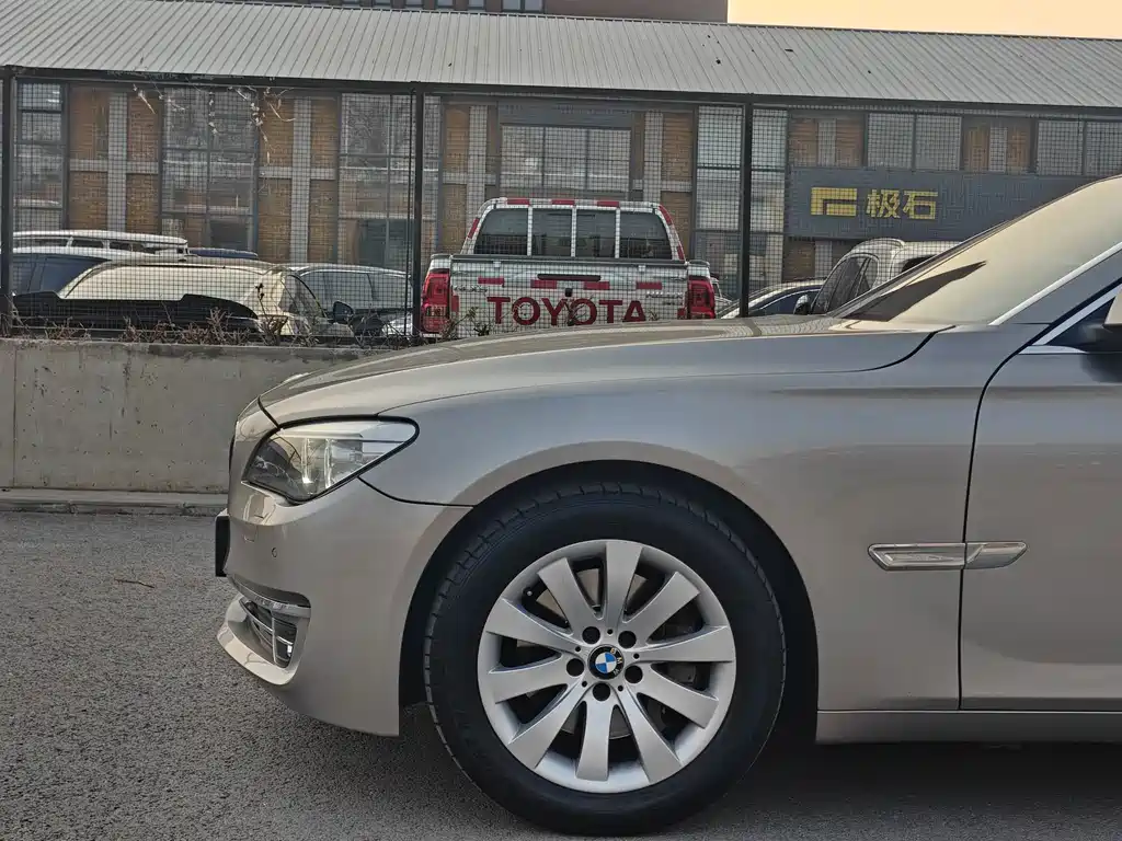 BMW 7 Series 2013 — фото 5