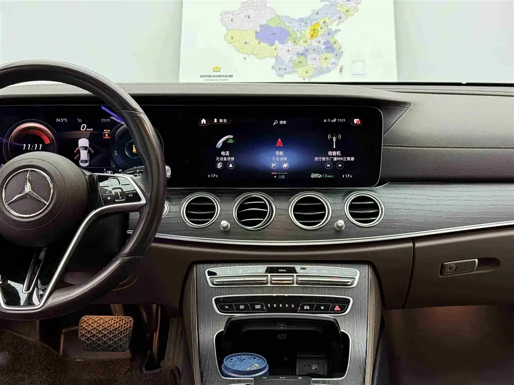 Mercedes-Benz E-Class 2023 — фото 10