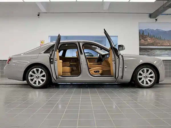 Rolls-Royce Ghost 2024