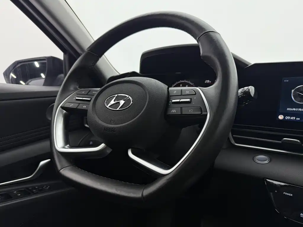 Hyundai Elantra 2021 — фото 14