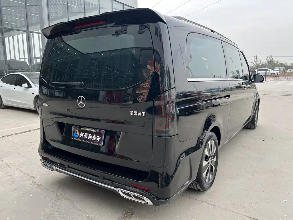 Mercedes-Benz Vito 2023 — фото 13