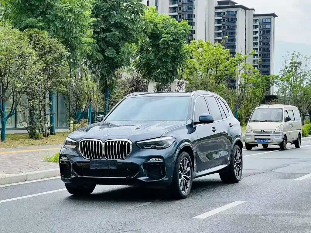 BMW X5 2021 — фото 1