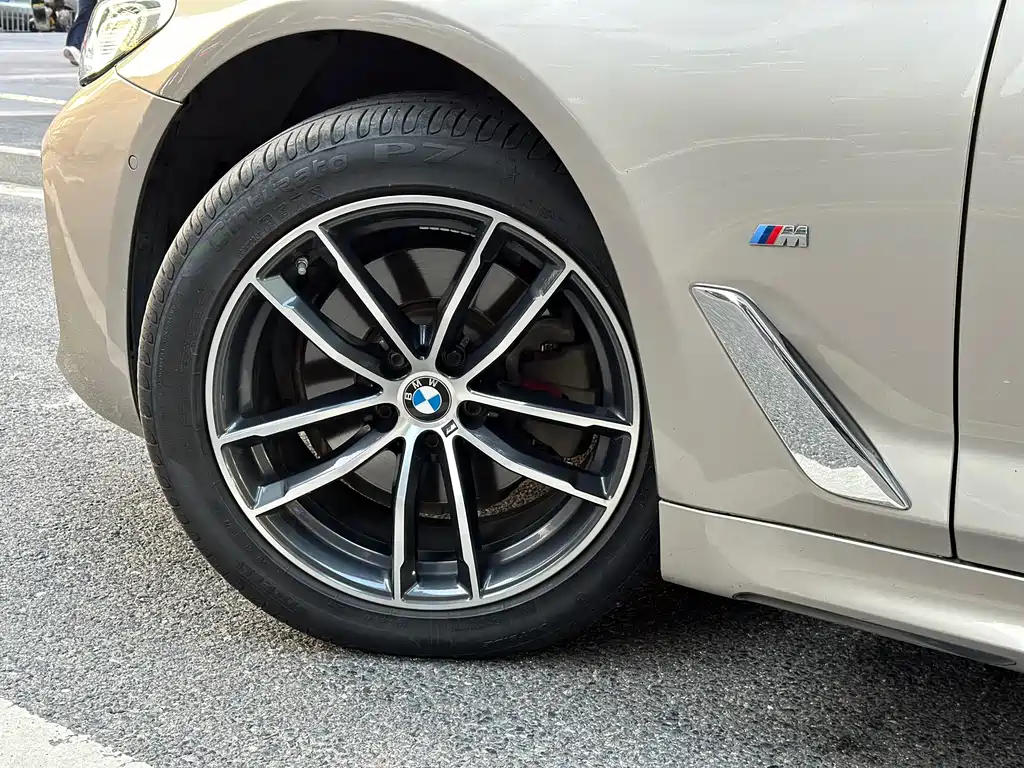 BMW 5 Series 2021 — фото 17