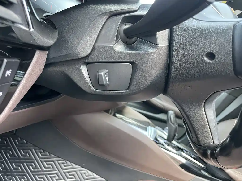BMW 5 Series 2021 — фото 14