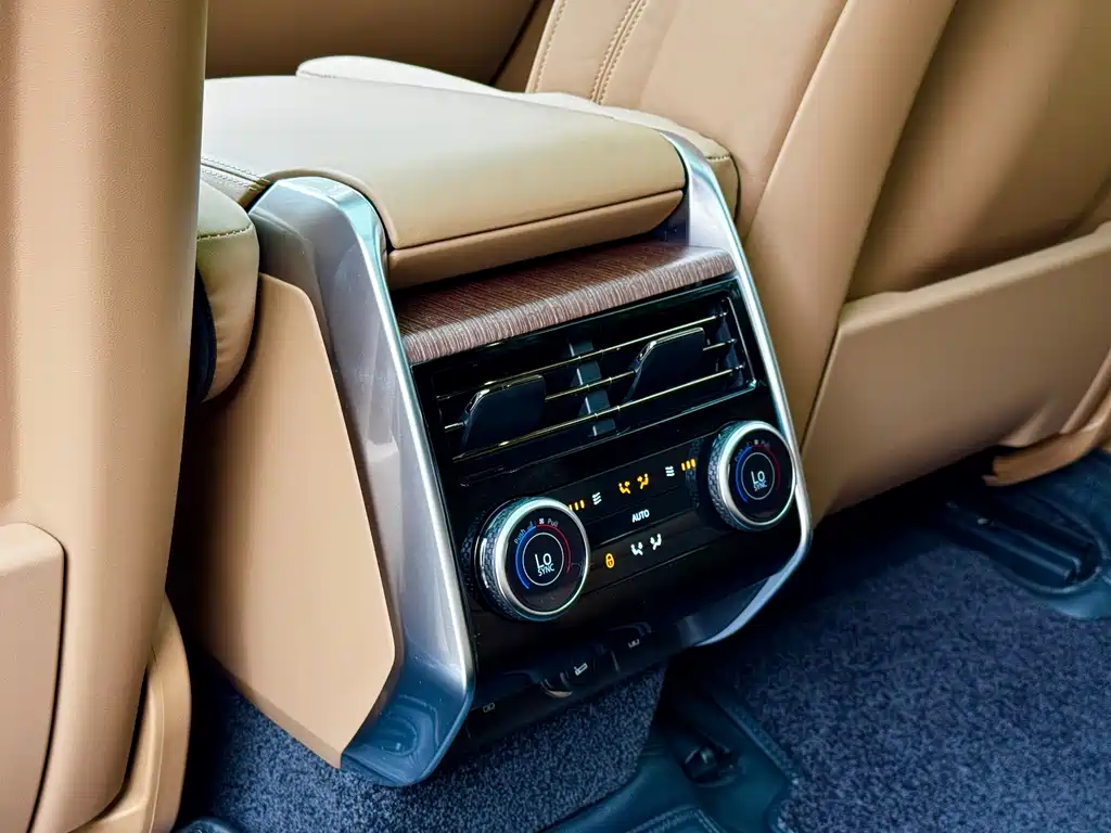 Land Rover Range Rover 2024 — фото 14