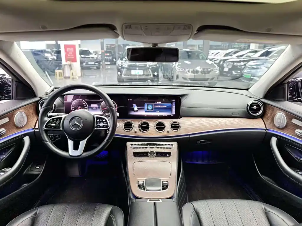 Mercedes-Benz E-Class 2020 — фото 16