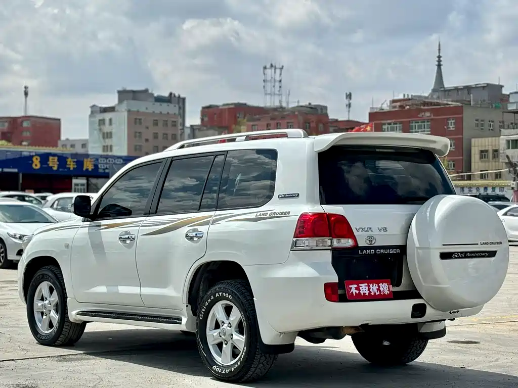 Toyota Land Cruiser 2012 — фото 9