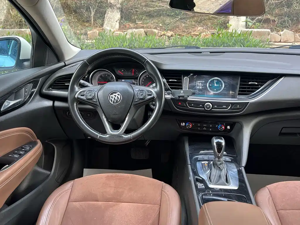 Buick Regal 2020 — фото 18