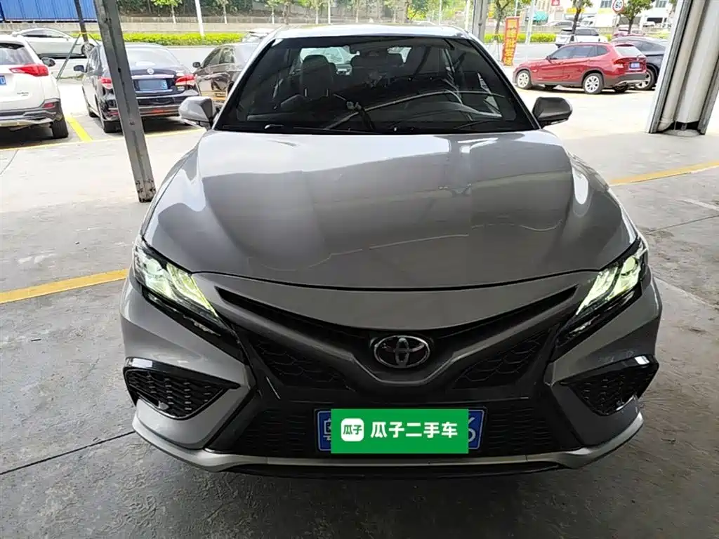 Toyota Camry 2022 — фото 3