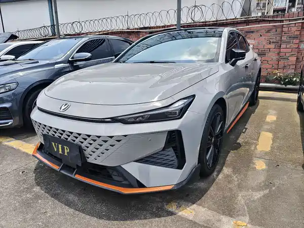 Changan UNI-V 2024