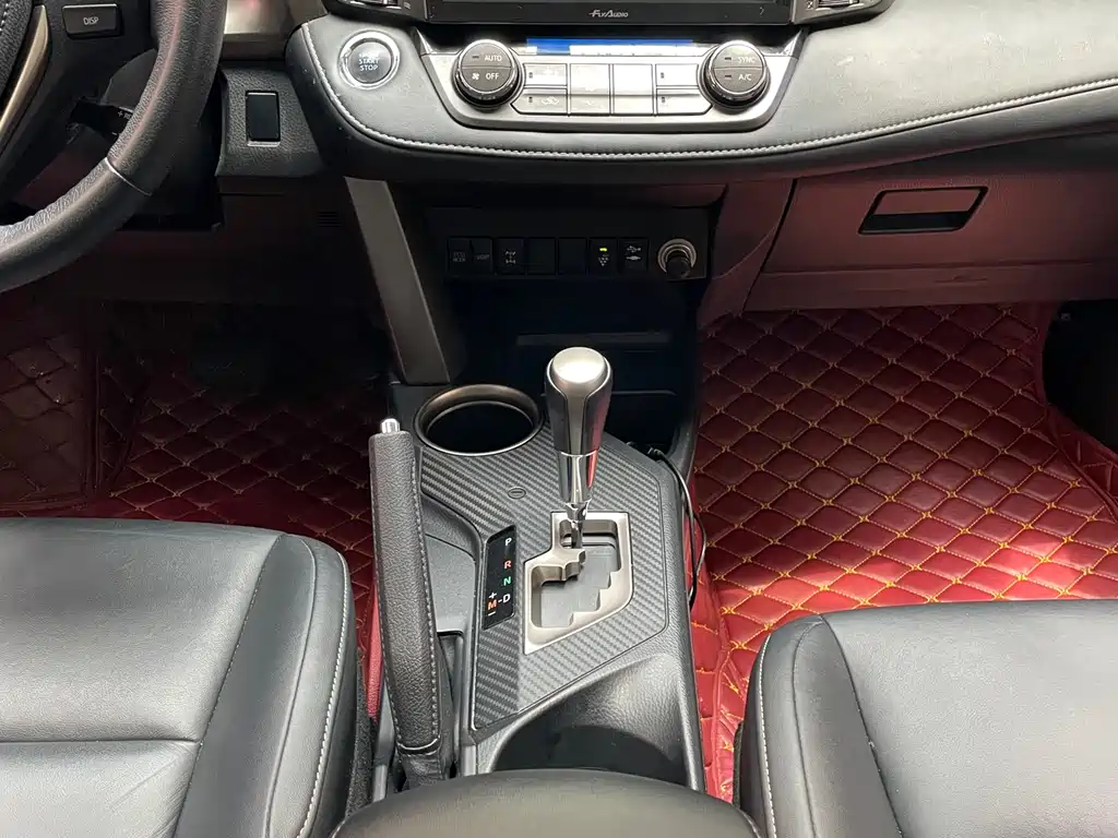 Toyota RAV4 2014 — фото 13